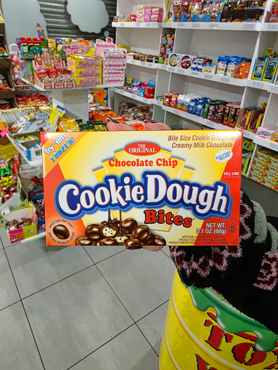 Cookie Dough Bites Chocolate Chip Theatre Box - 3.1oz (88g)