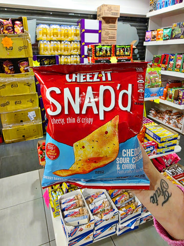 Cheez-It Snap'd Cheddar Sour Cream & Onion 62g - Best Before 03/09/25